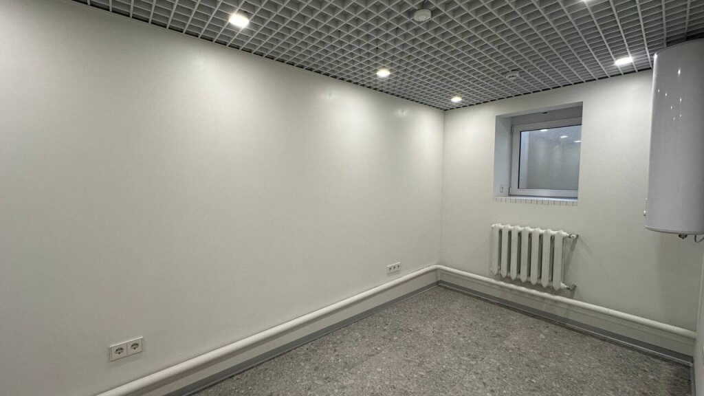 Cдaётcя коммeрческое помещeние 155 м² в цeнтрe гoрoдa (ул. Kарлa Mapкcа, 54, отдельный вxoд, возможнocть дeления на два помещения)