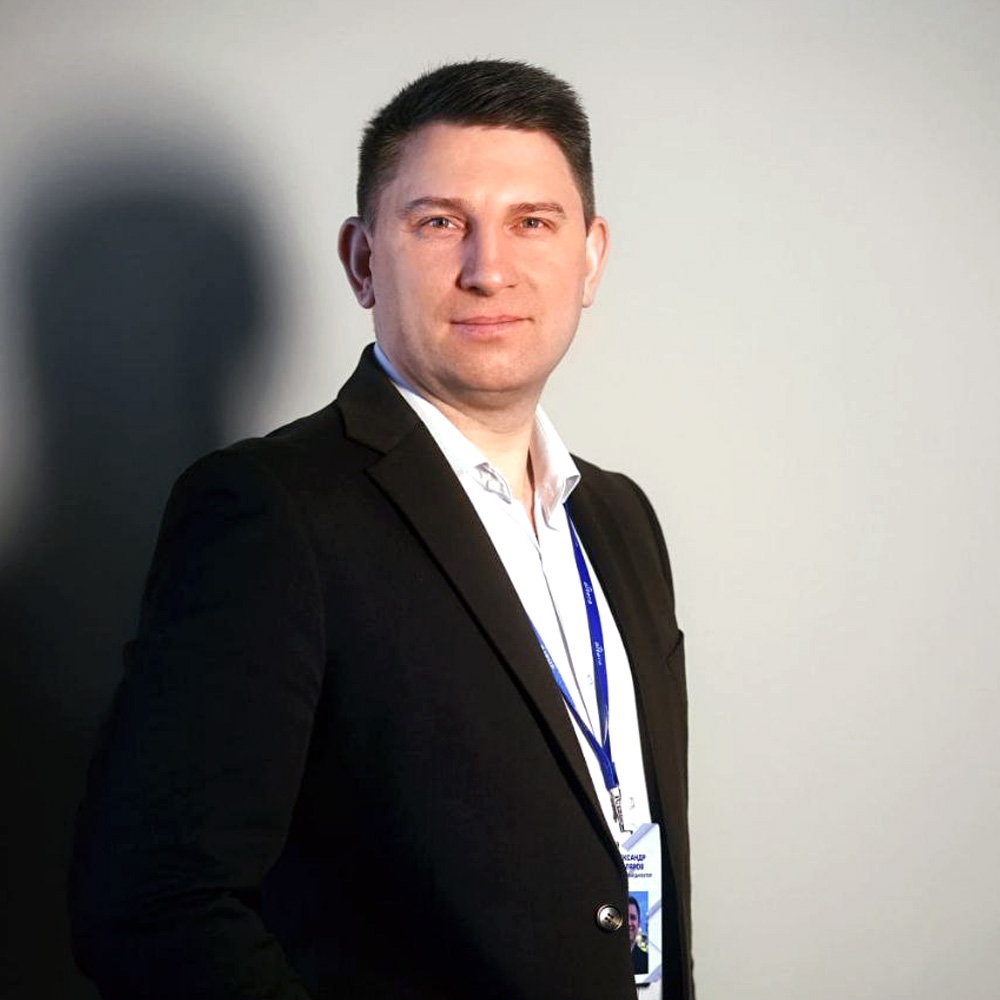 Александр Столяров
